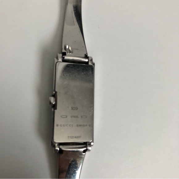 Authentic Gucci Horsebit Women's Watch (Needs Battery Replacement) - Picture 4 of 9
